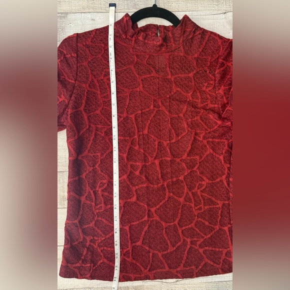 Red Patterned Women's Top - Picture 4 of 5